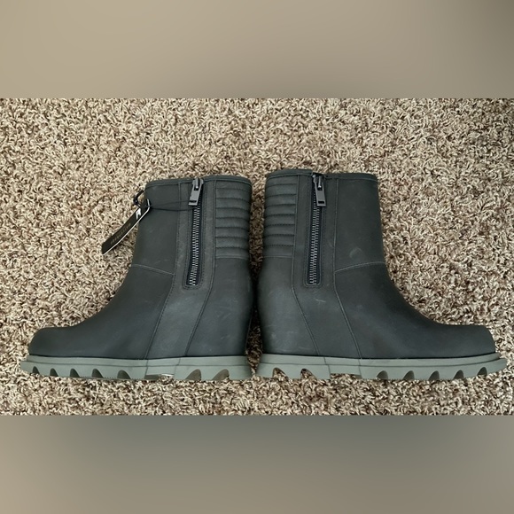 New Sorel Joan of Arctic III Waterproof Leather Moto Wedge Boots Dark Moss 5 - Picture 8 of 11